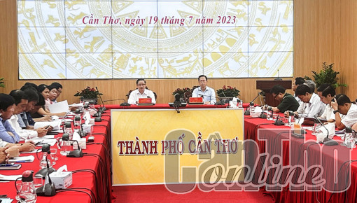 Các bộ, ngành, địa phương tiếp tục tổ chức thực hiện tốt hơn nữa công tác cải cách hành chính