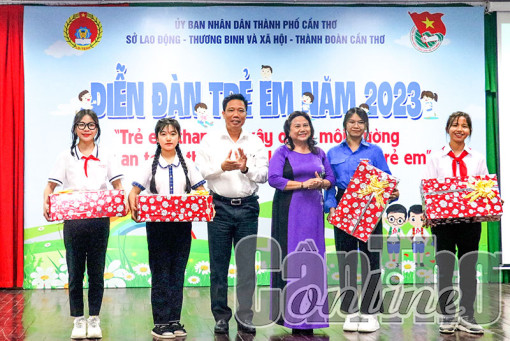 Ðẩy mạnh công tác hỗ trợ, chăm lo đời sống vật chất, tinh thần, tạo cơ hội phát triển bình đẳng cho mọi trẻ em