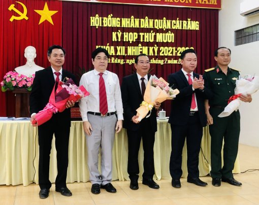 Ông Vương Công Khanh được bầu làm Chủ tịch HĐND quận Cái Răng