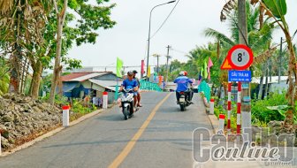 Đẩy mạnh phong trào thi đua lập thành tích chào mừng kỷ niệm 20 năm TP Cần Thơ trực thuộc Trung ương