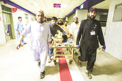 Ðánh bom liều chết làm rung chuyển Pakistan