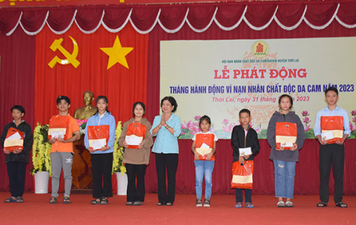 Huyện Thới Lai và Cờ Ðỏ phát động Tháng hành động Vì nạn nhân chất độc da cam năm 2023