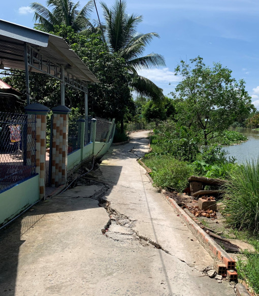 Cần sớm khắc phục sạt lở, sụp lún đường giao thông ở xã Giai Xuân