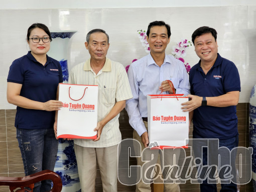 Báo Tuyên Quang thăm, trao đổi kinh nghiệm tại Báo Cần Thơ