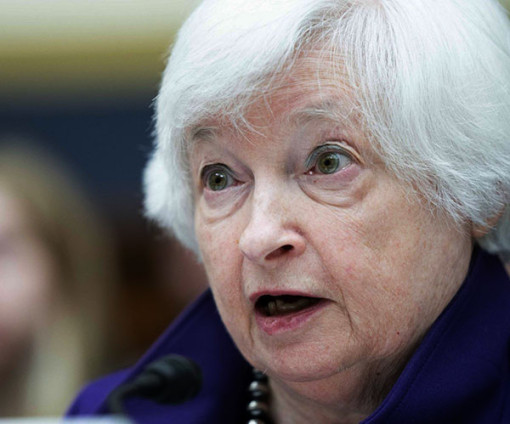 Giới chức Mỹ phản ứng mạnh về việc Fitch hạ điểm tín dụng