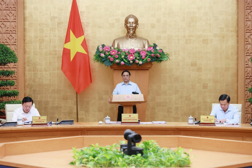 Ưu tiên thúc đẩy tăng trưởng gắn với ổn định kinh tế vĩ mô