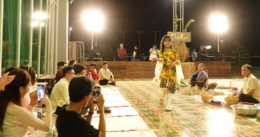 "Cần Thơ xưa và nay", chợ quê và áo dài