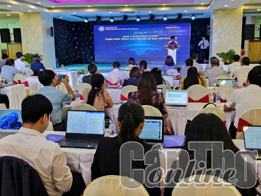 Tập huấn, hướng dẫn các cơ quan báo chí thực hiện đo lường, đánh giá mức độ trưởng thành chuyển đổi số