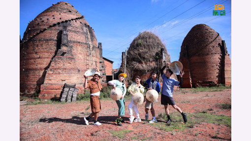 Làn gió mới
​“La cà hát ca”