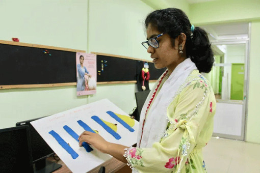 Phụ nữ khiếm thị giúp tầm soát ung thư vú tại Ấn Ðộ