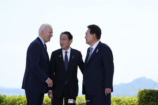 Mong đợi gì từ thượng đỉnh Mỹ, Nhật, Hàn?