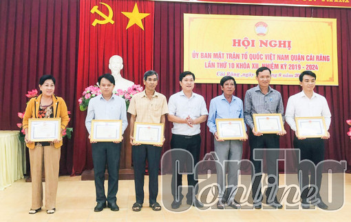 Cái Răng: Tổng kết 20 năm tổ chức “Ngày hội Ðại đoàn kết toàn dân tộc”