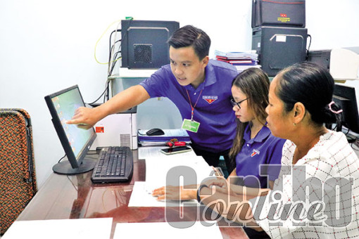 “Áo xanh” xung kích cải cách hành chính