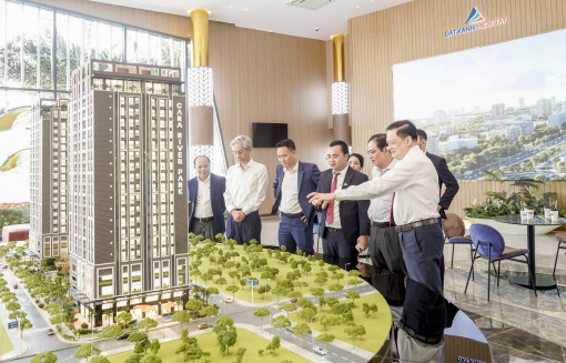 Lãnh đạo thành phố khảo sát Nhà điều hành dự án căn hộ cao cấp hạng sang đầu tiên tại Cần Thơ