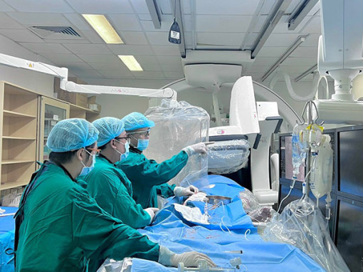 Cứu kịp cụ bà 100 tuổi bị nhồi máu cơ tim