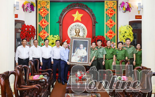 Bí thư Thành ủy TP Cần Thơ Nguyễn Văn Hiếu làm việc với Công an thành phố