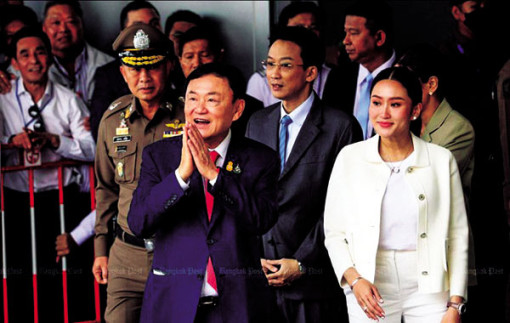Cựu Thủ tướng Thái Lan Thaksin về nước