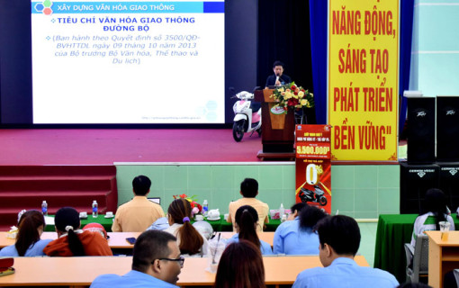 Phối hợp tổ chức tuyên truyền an toàn giao thông, hướng dẫn kỹ năng lái xe an toàn và kỹ năng sơ cấp cứu