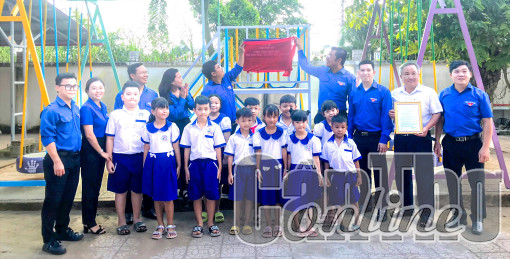 Ra mắt, bàn giao 4 công trình chào mừng 20 năm TP Cần Thơ trực thuộc Trung ương