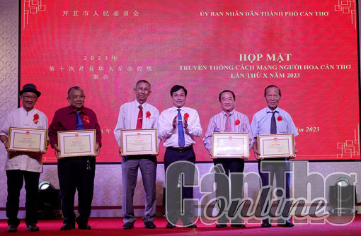 Họp mặt truyền thống cách mạng người Hoa Cần Thơ lần thứ X