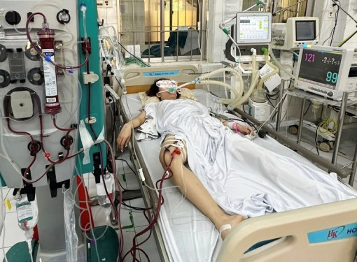 Cà Mau: Ngộ độc rượu, 2 phụ nữ phải nhập viện cấp cứu