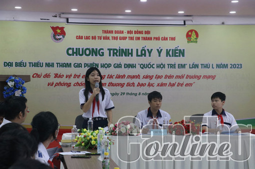 Thiếu nhi “sắm vai” đại biểu Quốc hội tiếp xúc cử tri