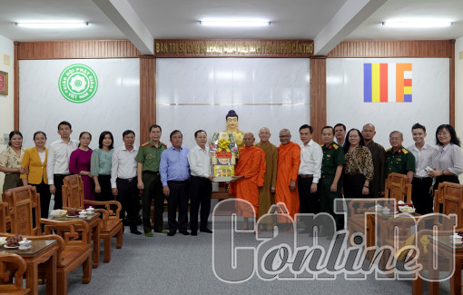 Bí thư Thành ủy thăm các cơ sở thờ tự Phật giáo