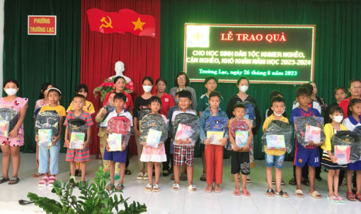 Đồng hành cùng người yếu thế