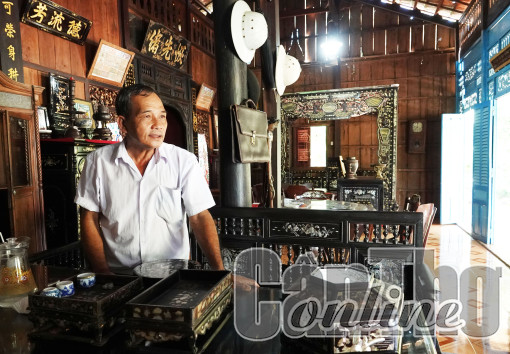 Lão nông xứ bưởi mê đồ cổ