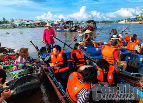 Amazing Tour 8 “Về miền gạo trắng nước trong”
