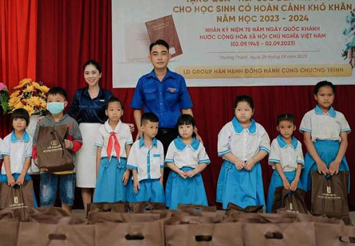 Bí thư Ðoàn tận tâm với công việc