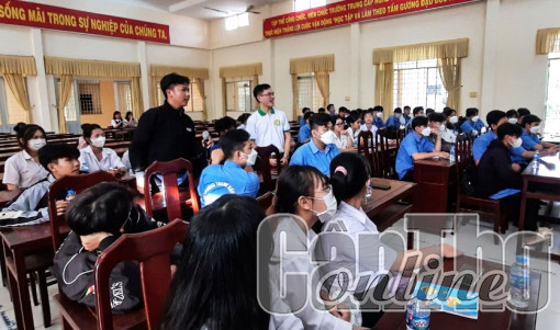 Trang bị kỹ năng tìm việc cho học sinh, sinh viên