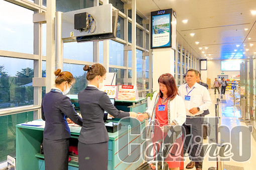 Mở bán vé máy bay Tết Nguyên đán Giáp Thìn 2024