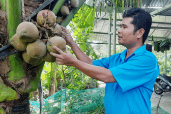 ប្រ​ធាន​សមា​គម​អតីត​យុទ្ធ​ន​ធ្វើ​តាម​ដំបូន្មាន​អ៊ំ