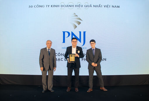 PNJ ghi danh Top 50 công ty kinh doanh hiệu quả nhất Việt Nam 2023