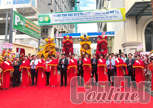 Khánh thành công trình xây dựng Trung tâm đậu xe và dịch vụ ô tô quận Ninh Kiều