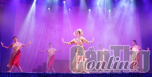 Ði tìm tài năng diễn viên cải lương