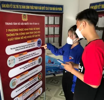 Cải cách hành chính - Lấy người dân, doanh nghiệp
làm trung tâm phục vụ
