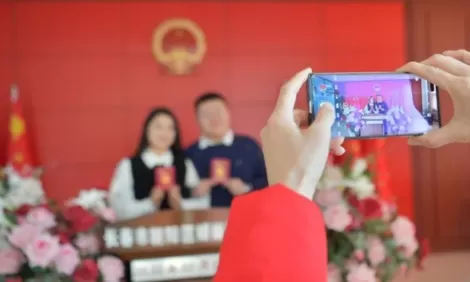 Giới trẻ Trung Quốc ngày càng khó kết hôn