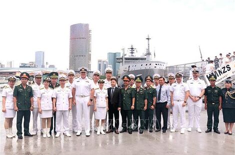Hai tàu hải quân New Zealand thăm hữu nghị Việt Nam