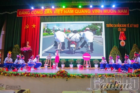Giúp trẻ chủ động tìm hiểu pháp luật