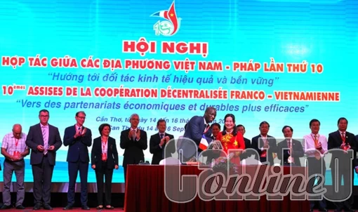 Thúc đẩy quan hệ hợp tác hữu nghị, mở rộng giao thương với Pháp