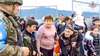 Người sắc tộc Armenia ồ ạt rời Nagorno - Karabakh