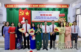 Củng cố, làm sâu sắc hơn tình hữu nghị, hợp tác giữa nhân dân hai nước Việt Nam - Singapore