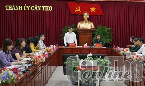 Lãnh đạo Văn phòng Trung ương Ðảng kiểm tra công tác văn thư, lưu trữ tại Thành ủy Cần Thơ