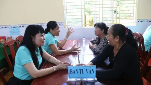 Luật sư nhiều tỉnh, thành tham gia trợ giúp pháp lý cho người dân huyện Thới Lai