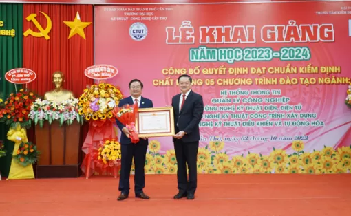 Trường Đại học Kỹ thuật - Công nghệ Cần Thơ khai giảng năm học mới 2023-2024