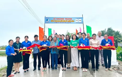 Nhiều hoạt động tình nguyện gắn với đảm bảo an toàn giao thông