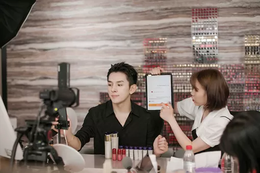 “Ông hoàng son môi” Trung Quốc khiến Alibaba bị vạ lây