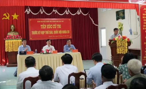 Đoàn Đại biểu Quốc hội TP Cần Thơ 
tiếp xúc cử tri huyện Vĩnh Thạnh